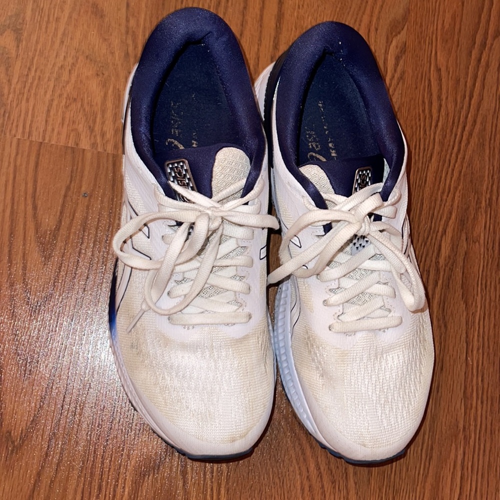 Asics - Picture 2 of 4